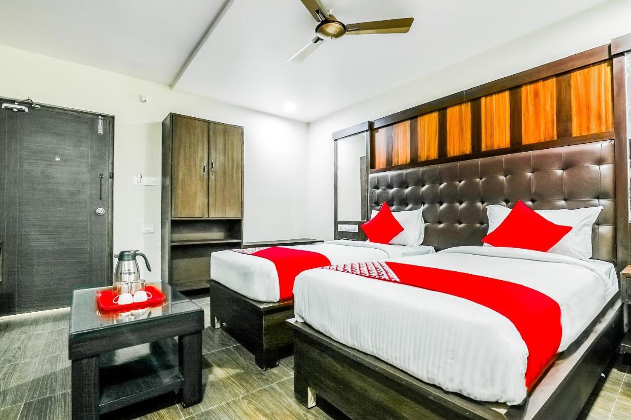 Oyo 16155 Hotel Dcm Grand Vijayawāda Zewnętrze zdjęcie