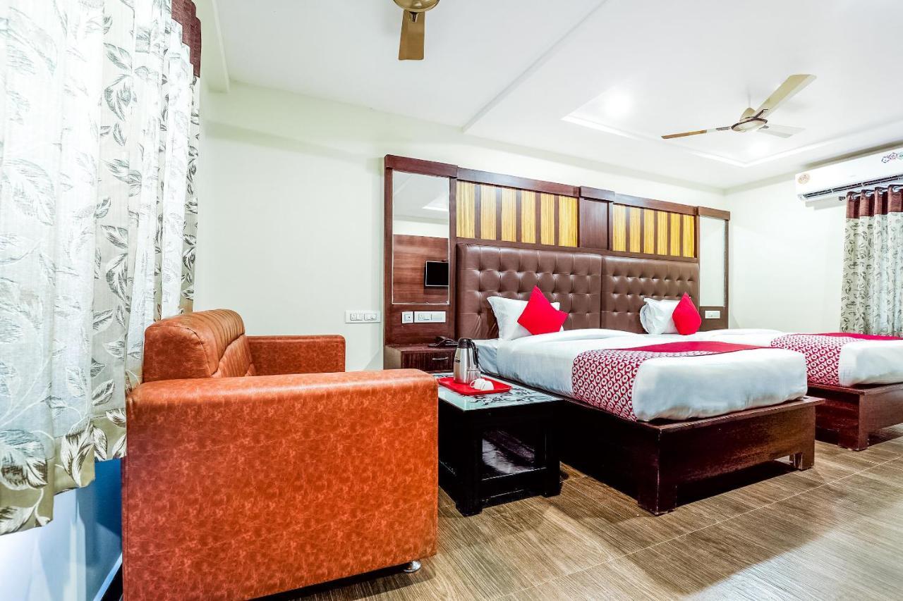 Oyo 16155 Hotel Dcm Grand Vijayawāda Zewnętrze zdjęcie