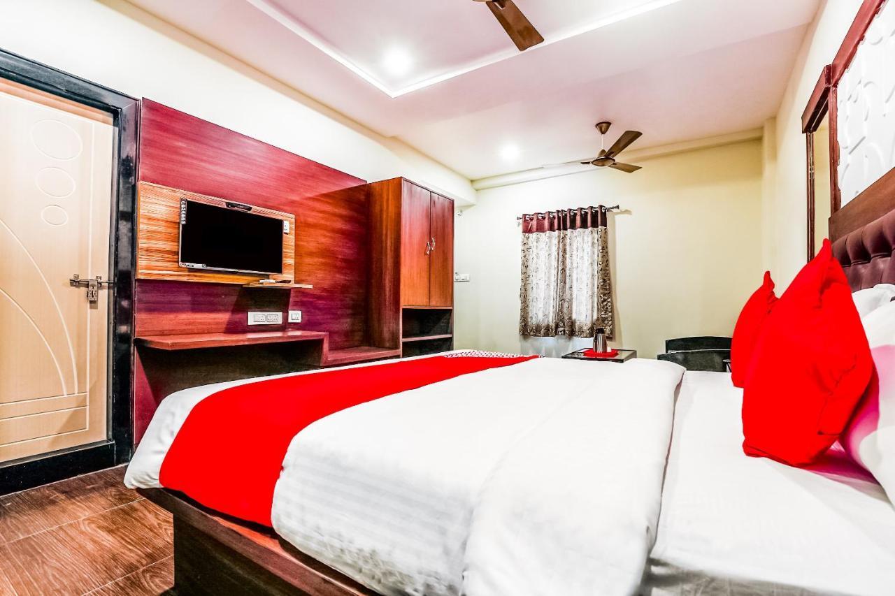 Oyo 16155 Hotel Dcm Grand Vijayawāda Zewnętrze zdjęcie