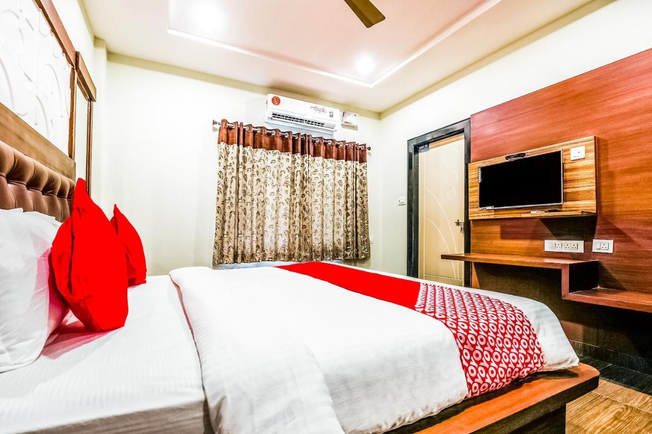 Oyo 16155 Hotel Dcm Grand Vijayawāda Zewnętrze zdjęcie
