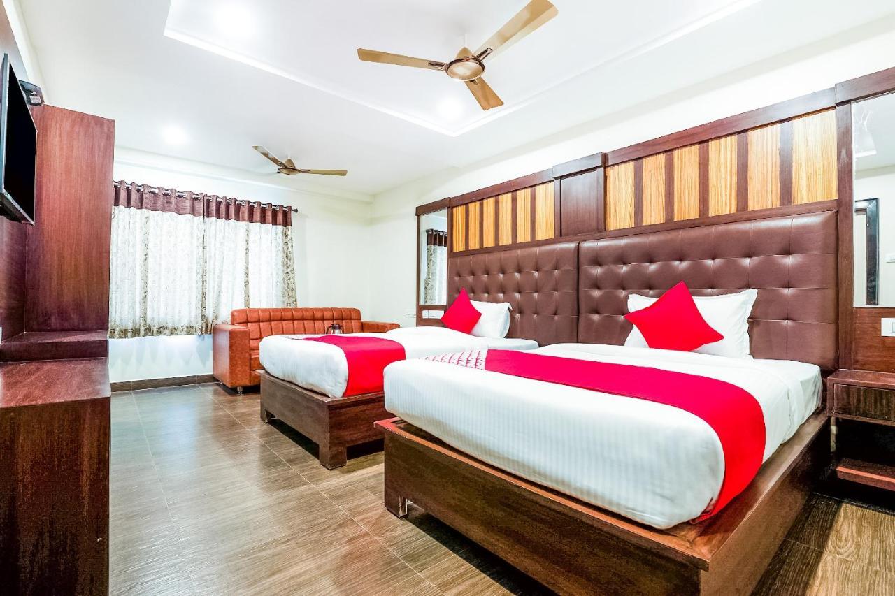 Oyo 16155 Hotel Dcm Grand Vijayawāda Zewnętrze zdjęcie