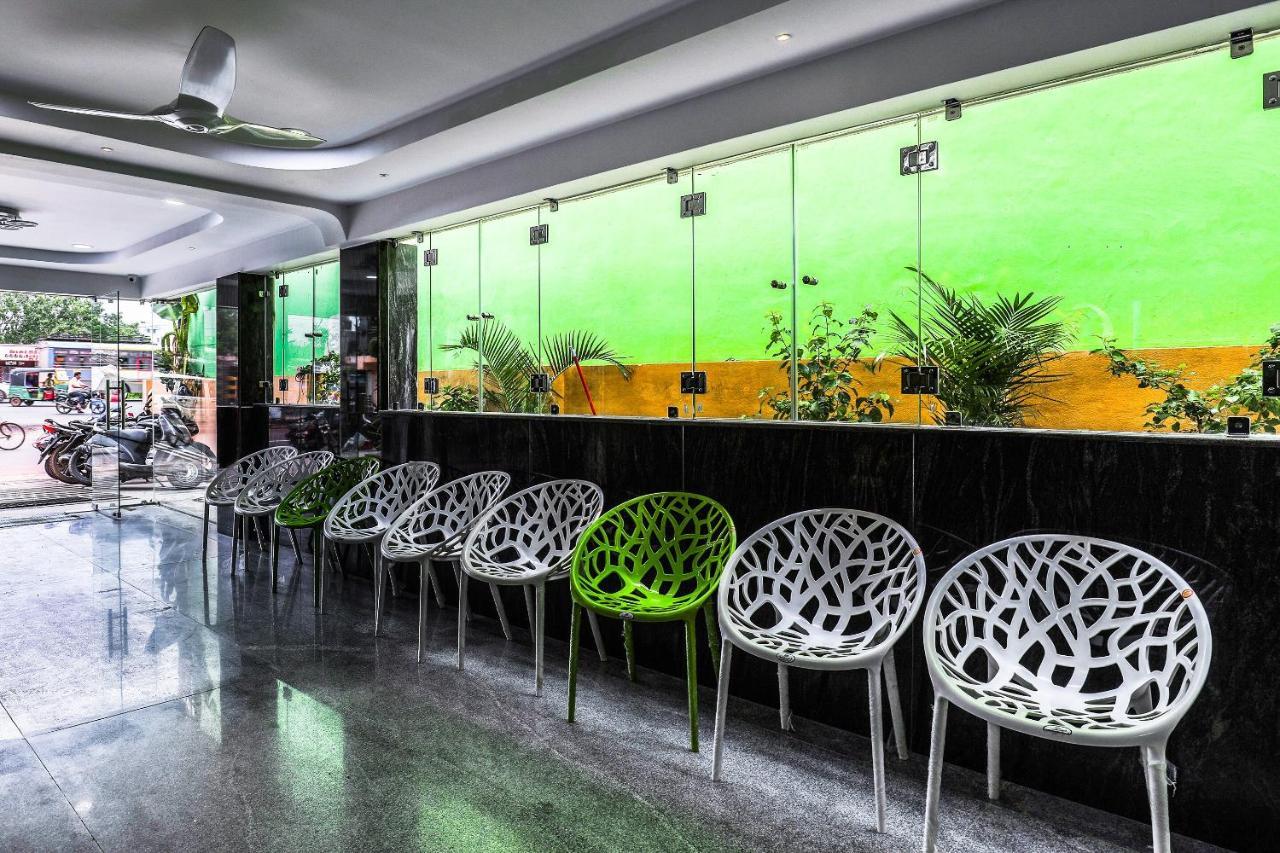 Oyo 16155 Hotel Dcm Grand Vijayawāda Zewnętrze zdjęcie