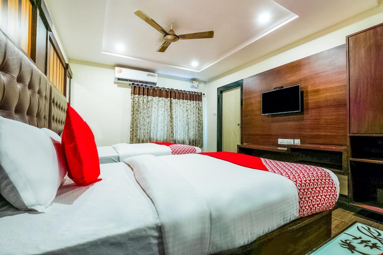Oyo 16155 Hotel Dcm Grand Vijayawāda Zewnętrze zdjęcie