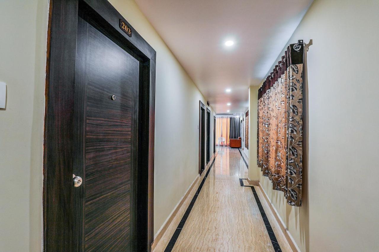 Oyo 16155 Hotel Dcm Grand Vijayawāda Zewnętrze zdjęcie